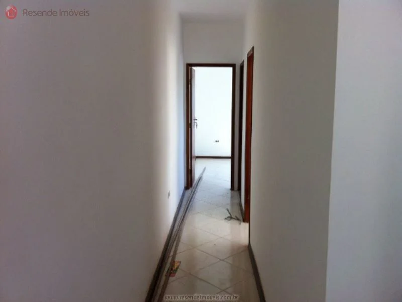 Foto 3 de 8 - Casa para venda em Parque Embaixador